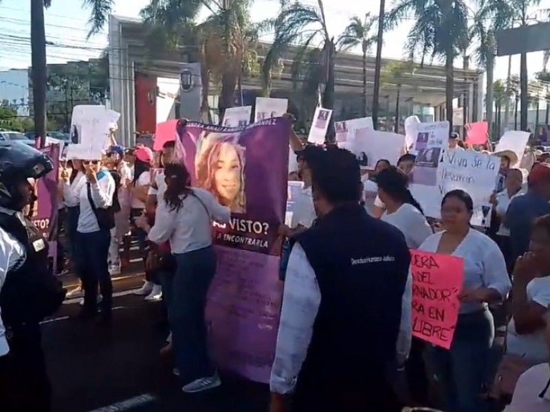 Vuelven a manifestarse por desaparición de Sandra Analí
