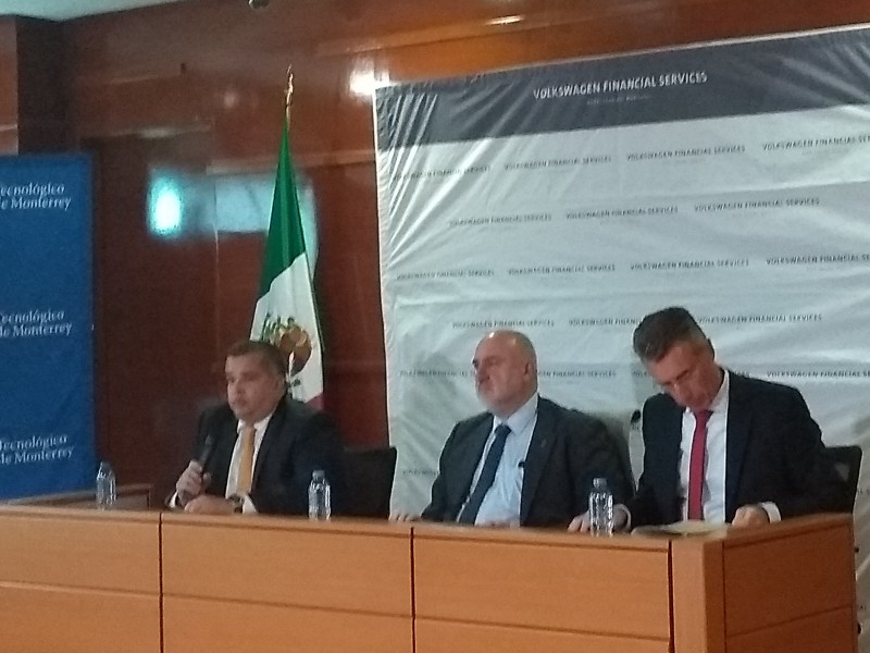 VW e ITESM Puebla firman convenio de colaboración