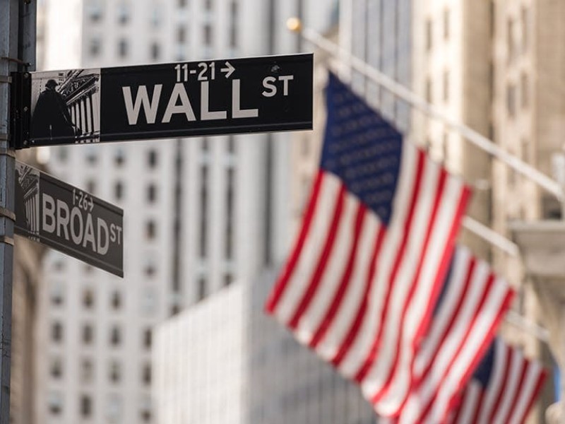 Wall Street cierra volátil por aranceles y temor a recesión