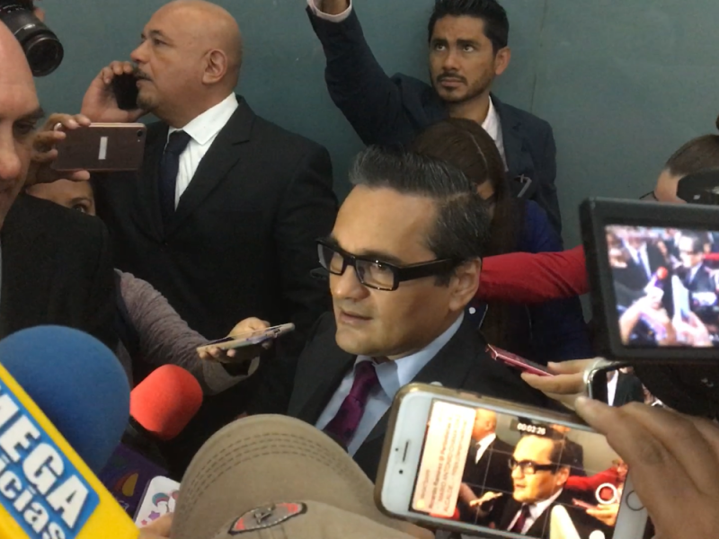 Winckler comparece ante Congreso tras ser denunciado