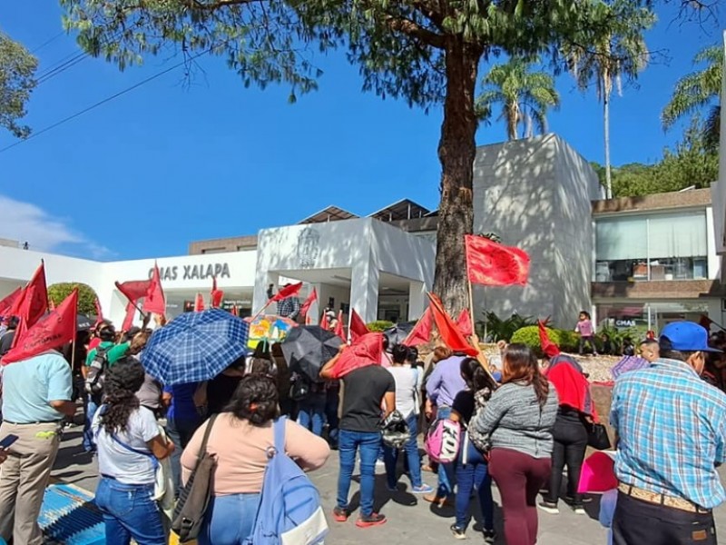 Xalapeños inconformes se manifiestan en CMAS