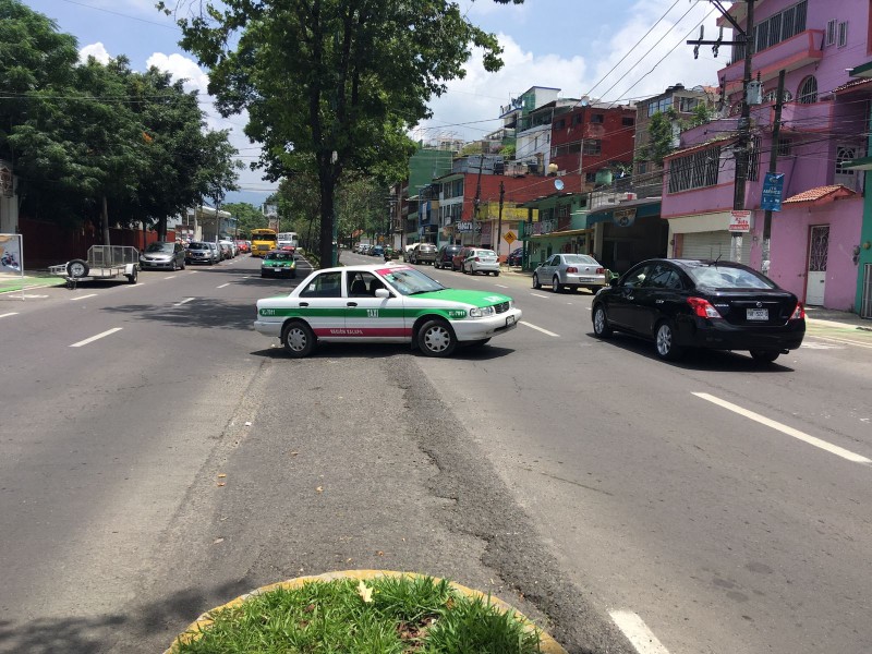 Xalapeños molestos ante el incremento de accidentes en Ruíz Cortines