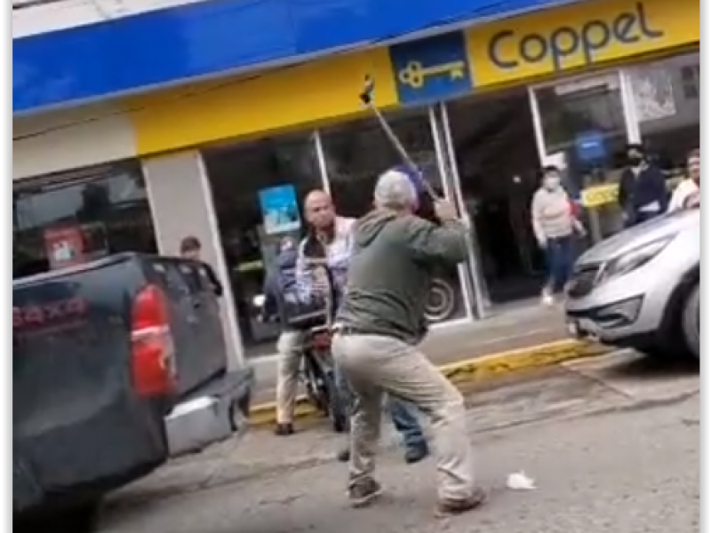 Xalapeños protagonizan peleas en vía pública