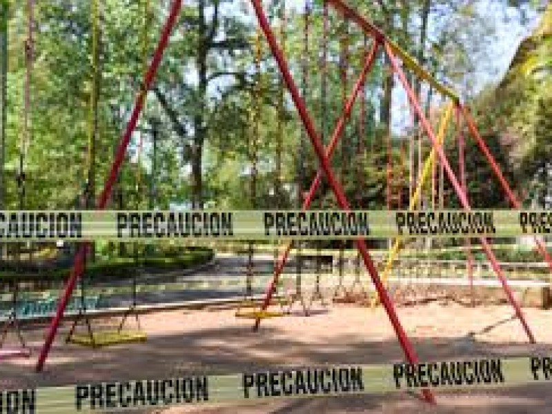 Xalapeños retiran cintas de seguridad de los parques