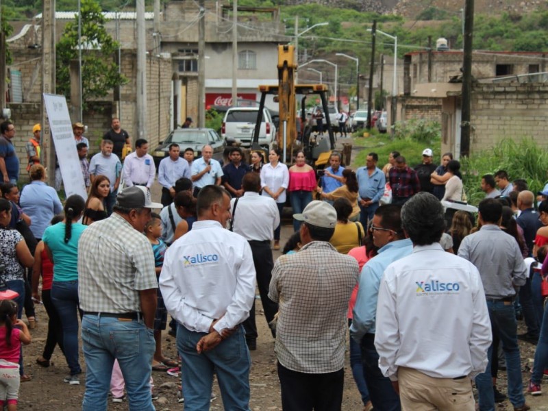 Xalisco rehabilita red de agua potable y alcantarillado