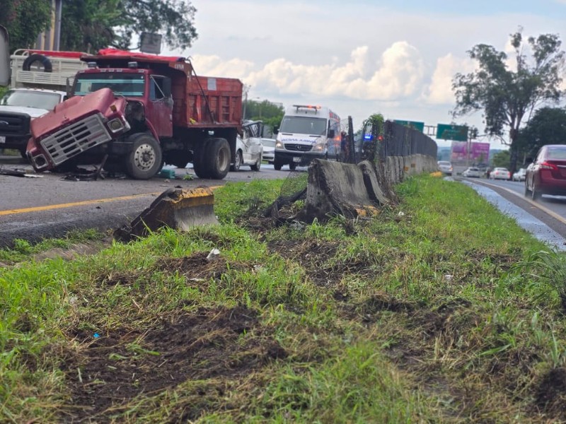 Y siguen las góndolas: Otra más provoca fuerte accidente en Tepic