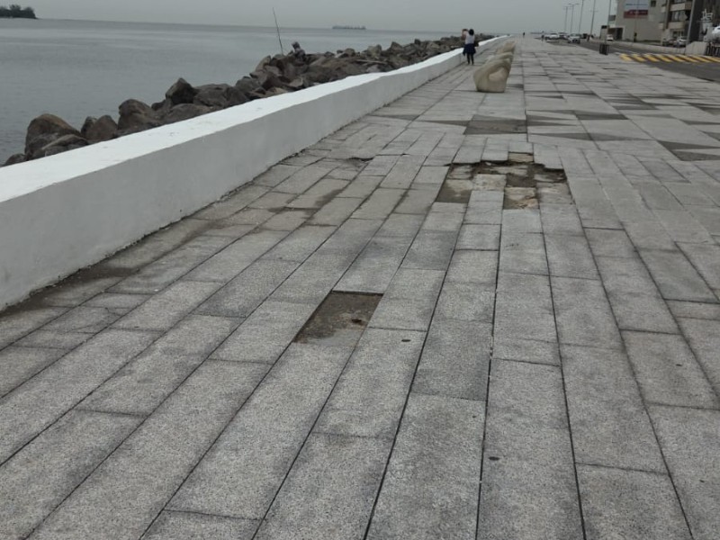 Ya atienden nuevo socavón formado en bulevar de Boca del Río