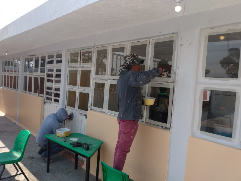 Ya comienzan remodelaciones para recibir alumnos en escuelas mexiquenses