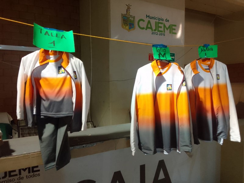 Ya no surtirán más uniformes escolares para Cajeme: últimas tallas