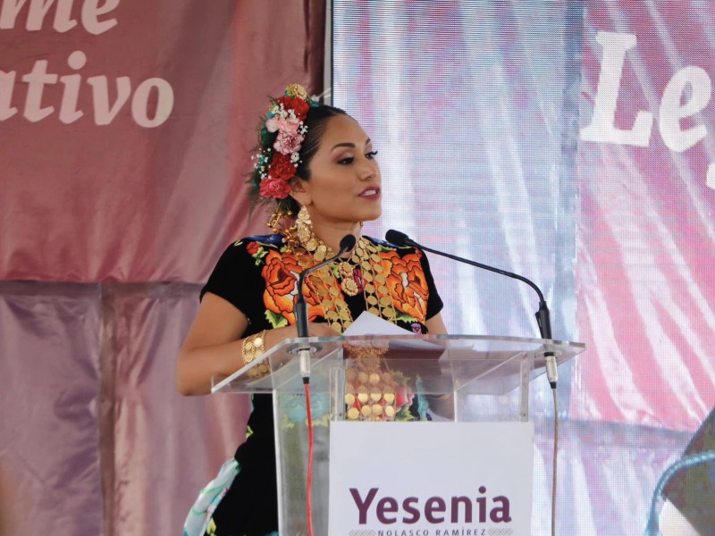 Yesenia Nolasco presenta a ciudadanos informe de actividades legislativas