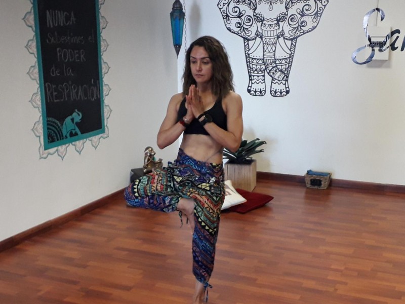 YOGA cultiva la paz interior