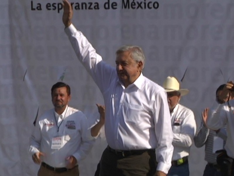 Zacatecanos aprueban gestión de AMLO