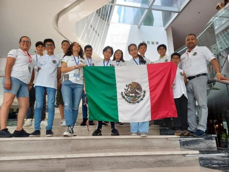Zacatecanos en olimpiada de matemáticas de Indonesia