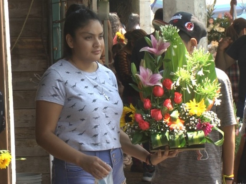 Zacatecanos gastan de 120 hasta 1100 pesos en flores