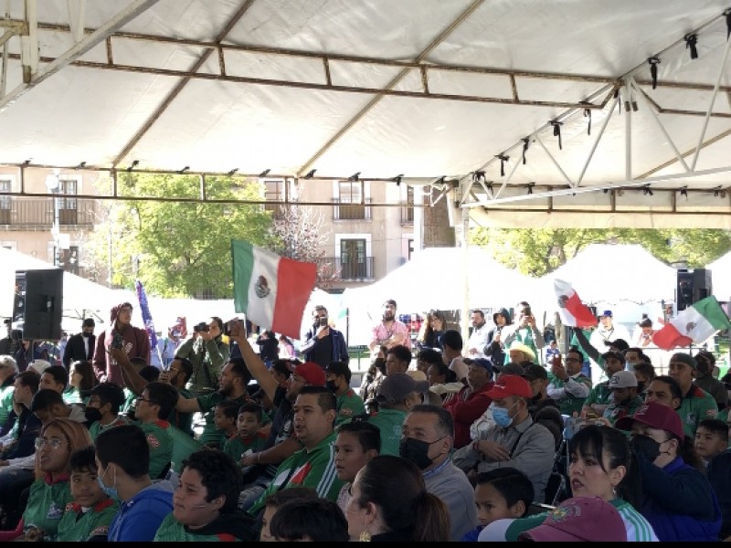 Zacatecanos se reúnen para apoyar a México en el mundial