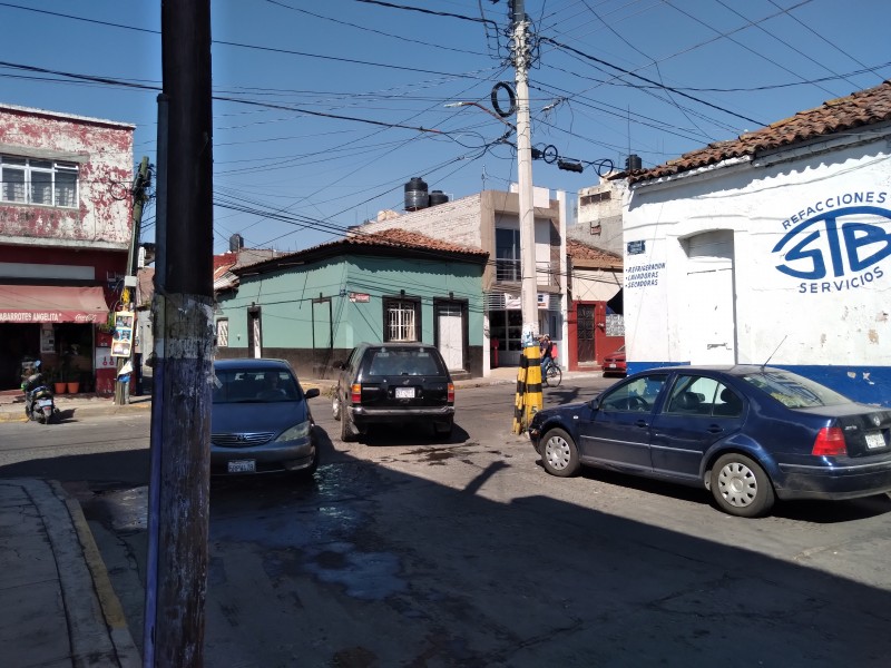 Zamoranos solicitan construcción de topes en calle Pino Suárez