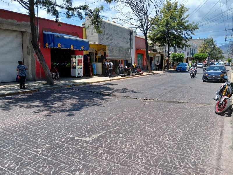 Zanja en la 5 norte detiene el tráfico vehicular