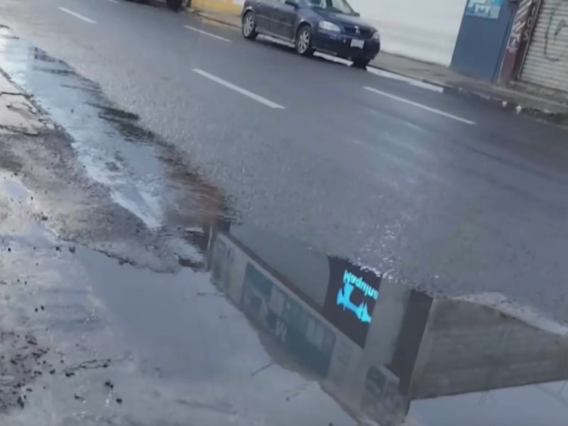 Zanja hundida a sido por uso apresurado de vecinos