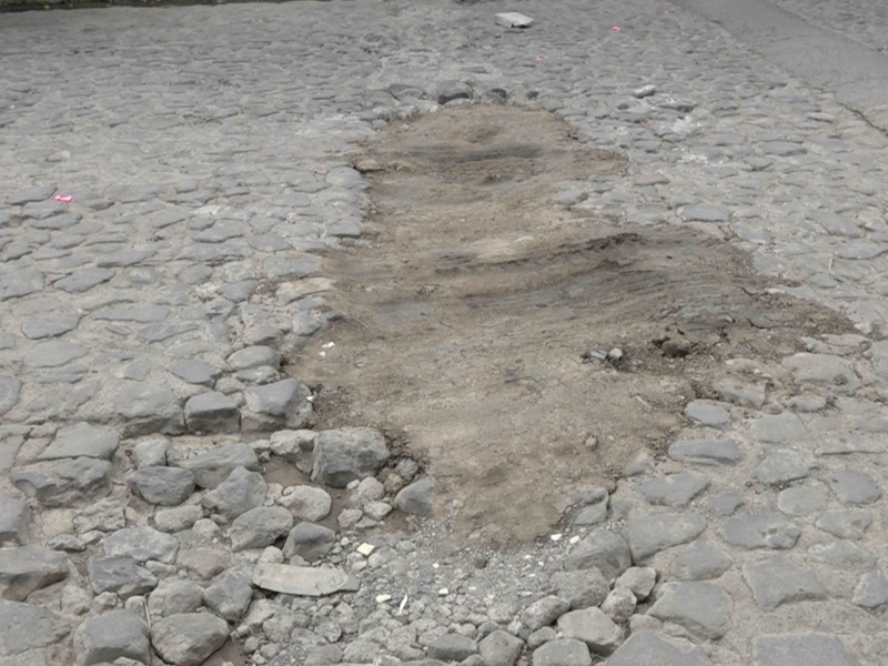 Zanja lleva años en la calle Saturnino Peña