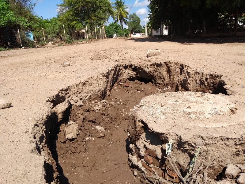 Zanjas impiden paso a habitantes de El Téroque