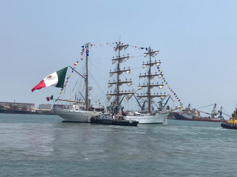 Zarpa Buque Escuela Cuauhtémoc de Veracruz