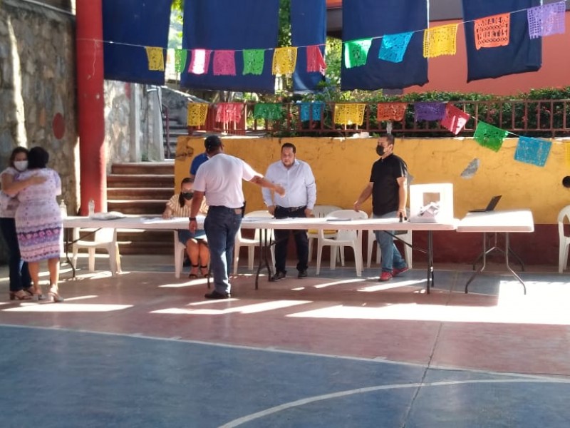 Zihuatanejo con poca participación en elección del SNTE