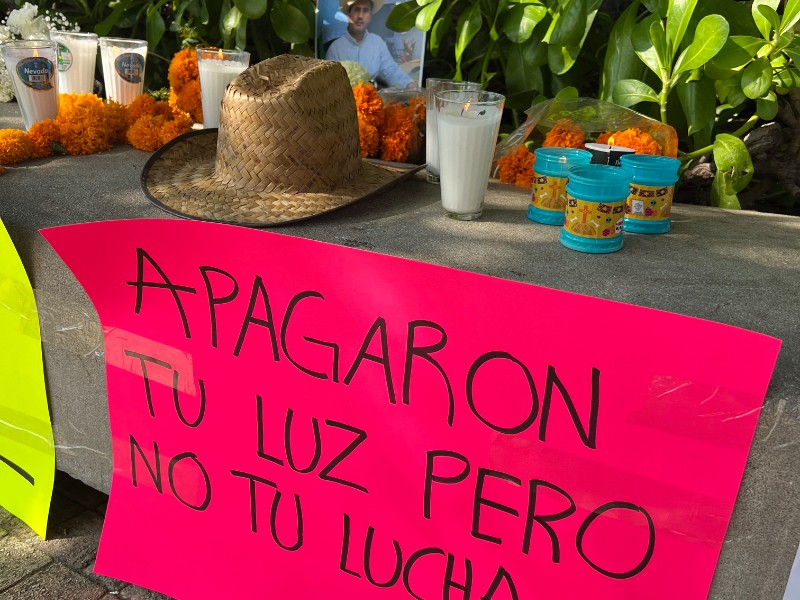 Zihuatanejo rinde homenaje póstumo a Carlos Manzo