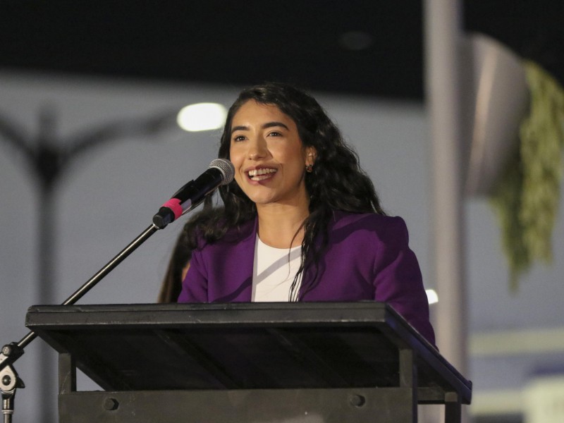 Zoé García protesta como la primera Presidenta de la FEU