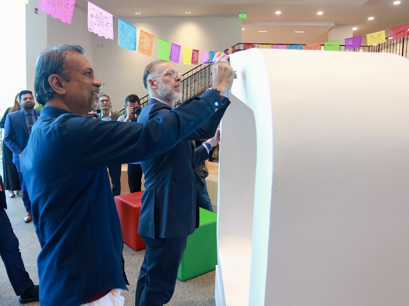 Zoho inaugura sus instalaciones en Querétaro
