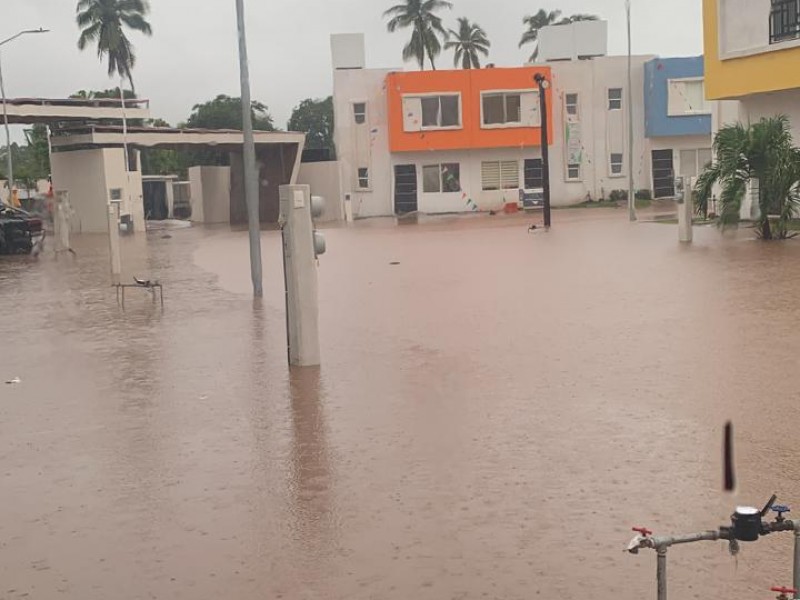 Zona montañosa de Michoacán degrada a Rick a Tormenta Tropical