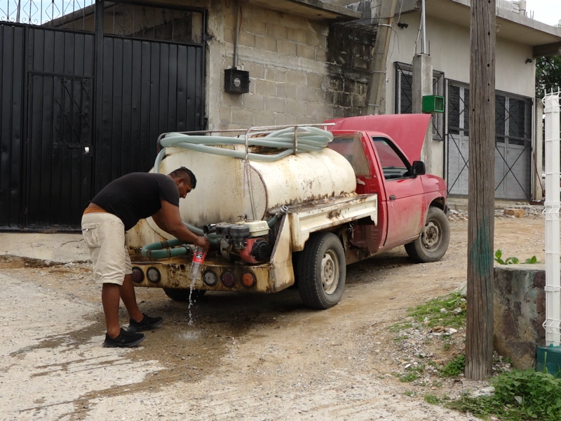 Zonas de Tehuantepec se quedan sin agua potable