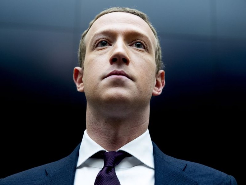 Zuckerberg pierde 5.900 millones de dólares tras caída de redes