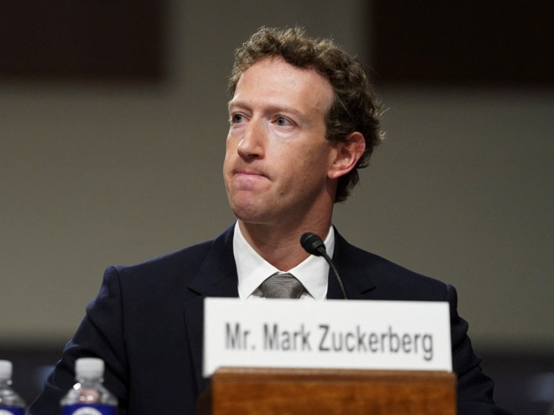 Zuckerberg se disculpa por daños causados por redes sociales